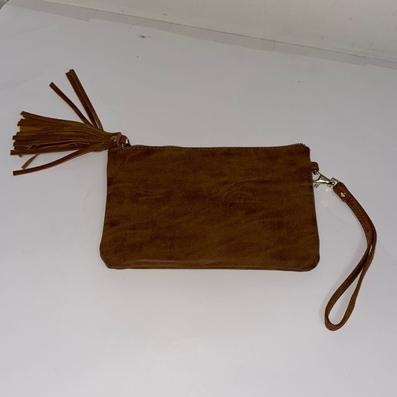 Francesca’s brown suede wristlet w tassel Charging Wristlet Power Bank USB Cord - Picture 6 of 12